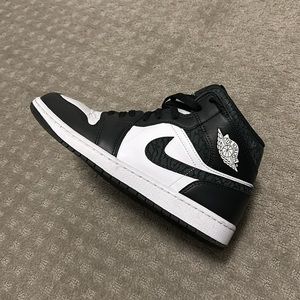Nike Jordan 1 Mid SE Panda Elephant